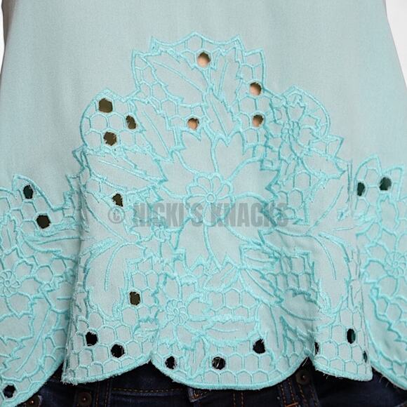 Gianni Bini Aqua Embroidered Eyelet Tank Top XS Turquoise Scallop Hem Blouse - Picture 4 of 12
